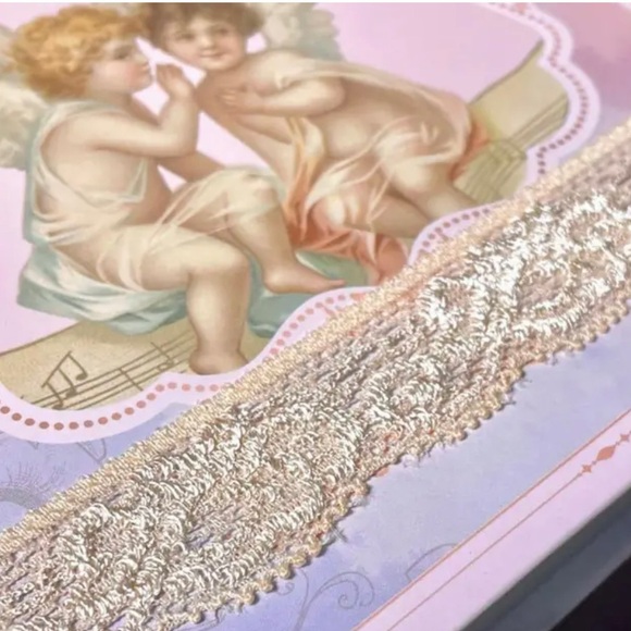 Radiant Angel Embossed Makeup Palette - Picture 4 of 14